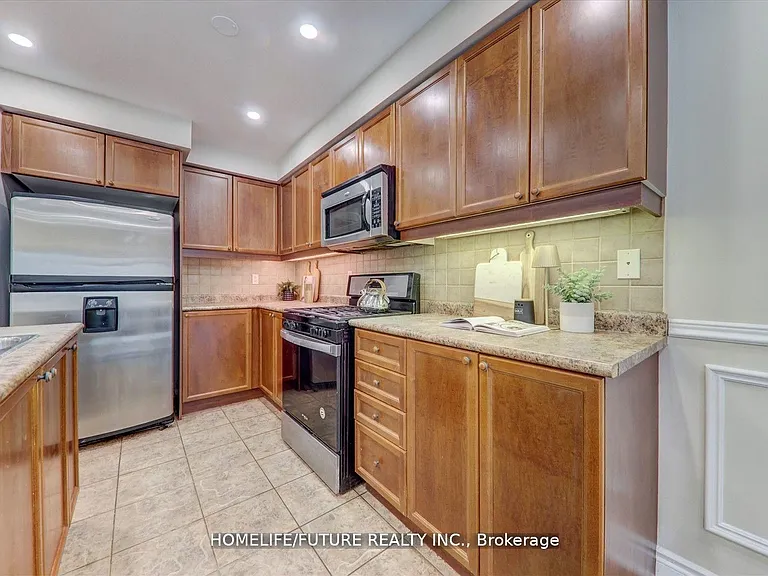 16 Barden Cres — Photo 4