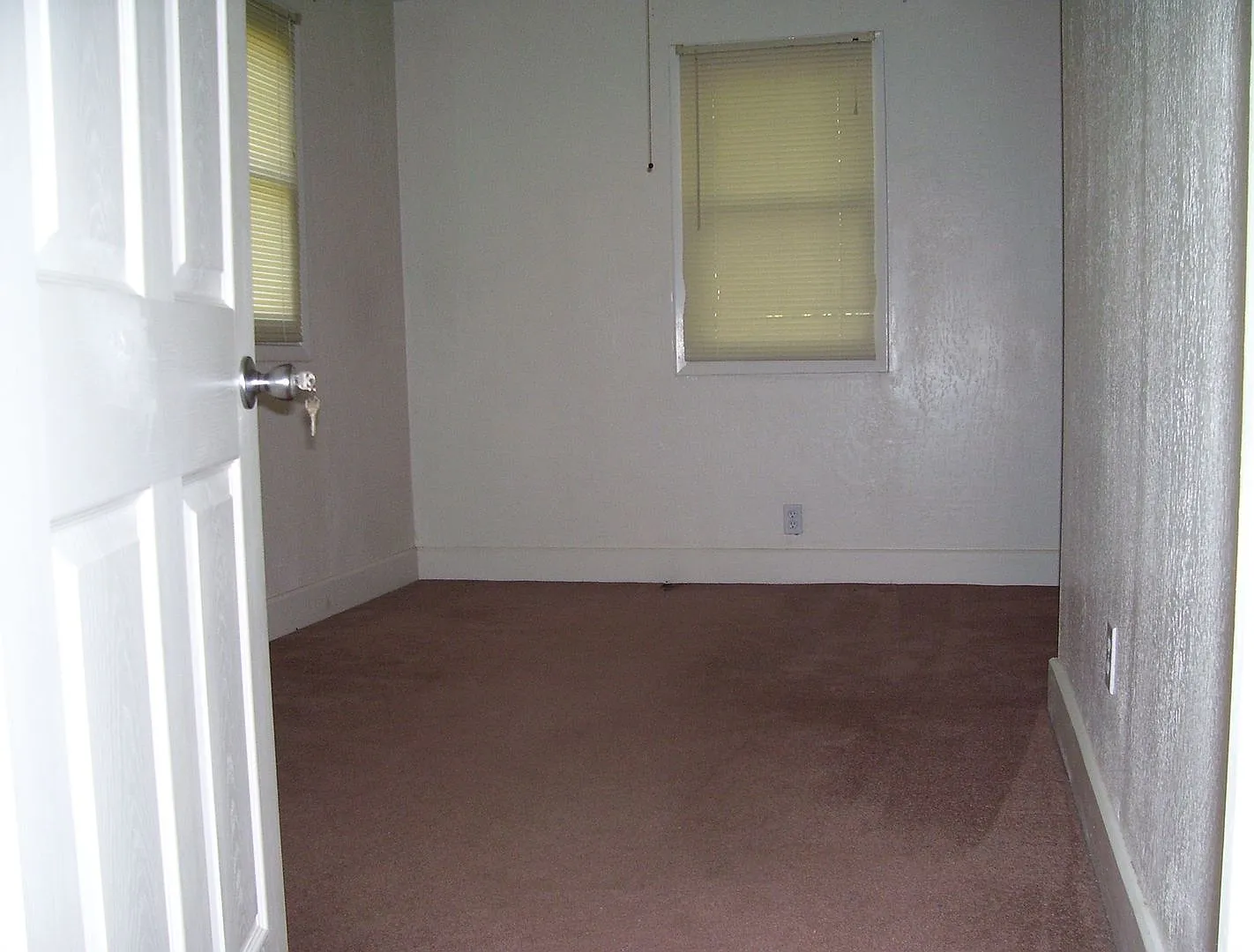 720 S Washington St — Photo 4