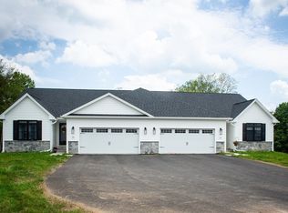 71 Villa Dr #26, Feeding Hills, MA 01030