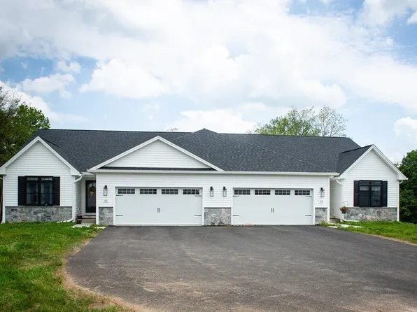 71 Villa Dr #26, Feeding Hills, MA 01030