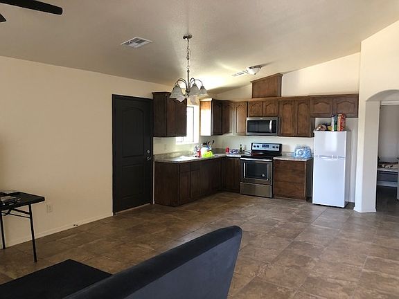 4th image of 3923 E Ortega St