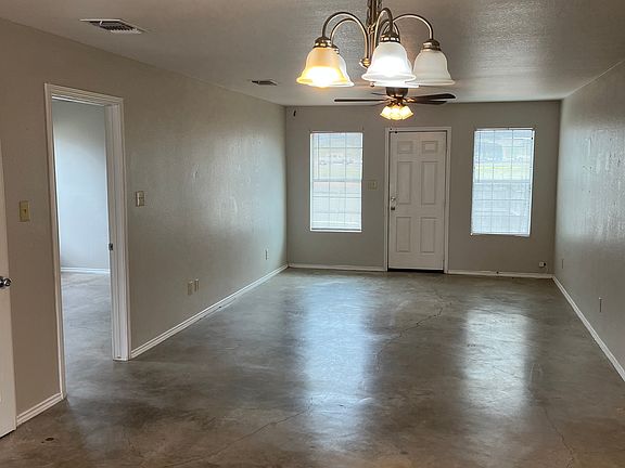 5th image of 131 Robinhood Dr #1