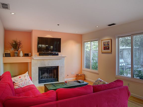 2nd image of 1054 Maria Dr