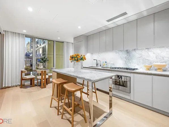 250 25th St #2A, New York, NY 10010