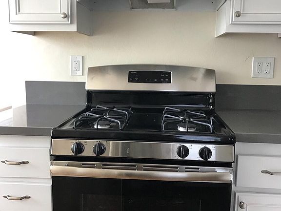 4th image of 3461 Thorn St