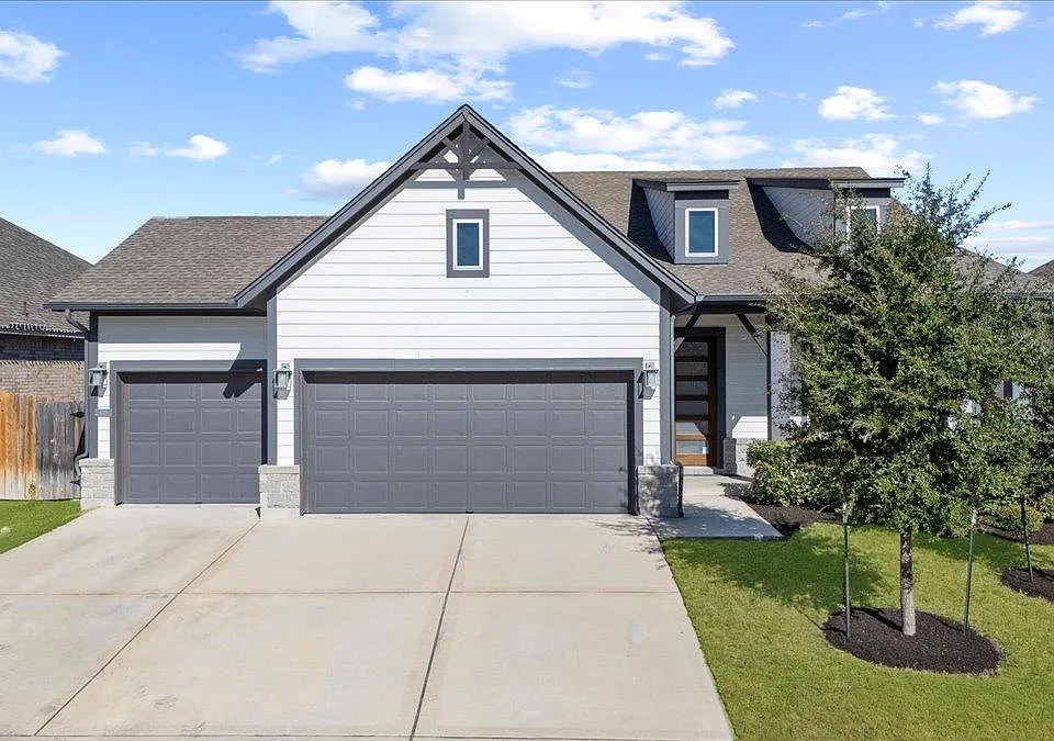 908 Knowles Dr