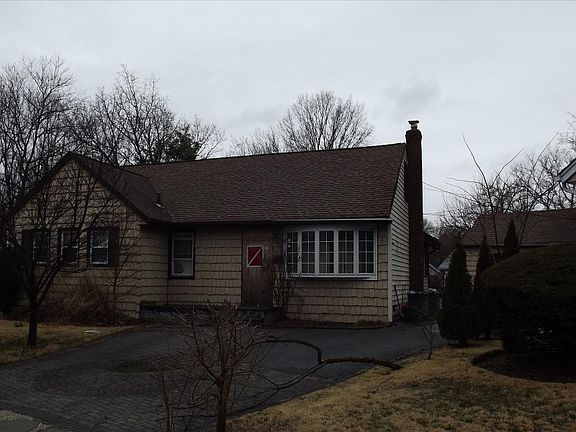 3rd image of 720 Truman Ave