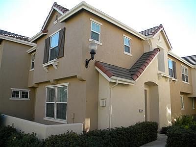 1st image of 204 Esplanade Cir Unit 204