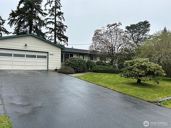 3rd image of 9905 18th Street Ct E