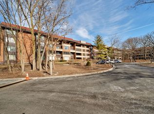 1409 Burr Oak Rd APT 204A, Hinsdale, IL 60521