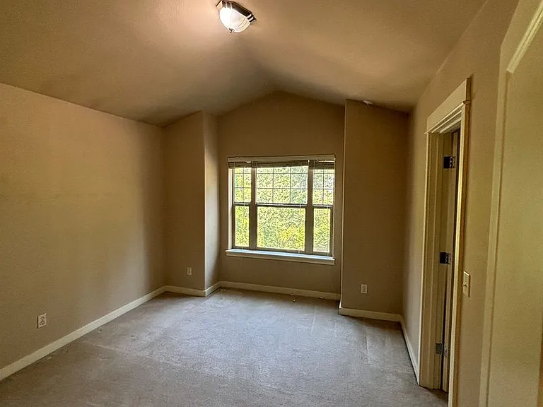 2145 NE 50th Way — Photo 31