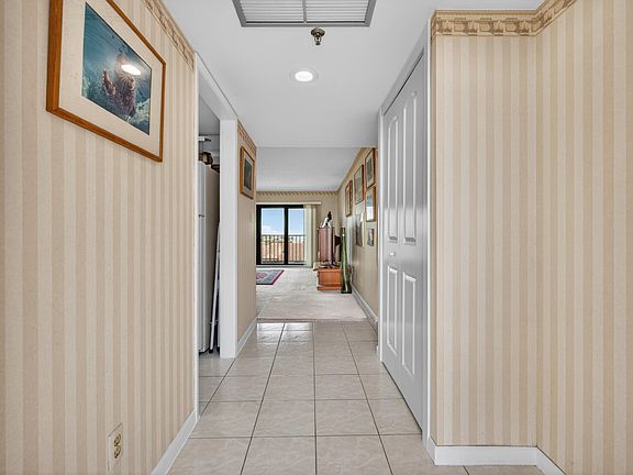 4th image of 801 S Ocean Drive #802
