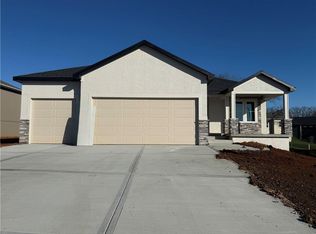 31505 W 86th Ct, De Soto, KS 66018