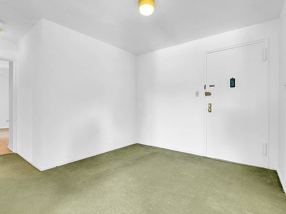 4th image of 3130 138th St APT 3H
