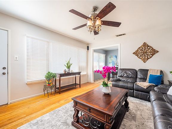 4th image of 26870 Hillview St