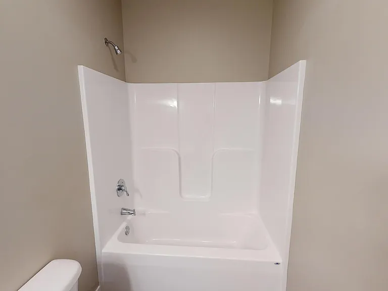 604 W Cedar St — Photo 15