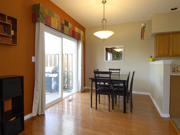 5th image of 934 Parkhill Cir #934