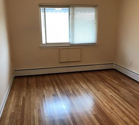 2nd image of 2541 21st St #2F
