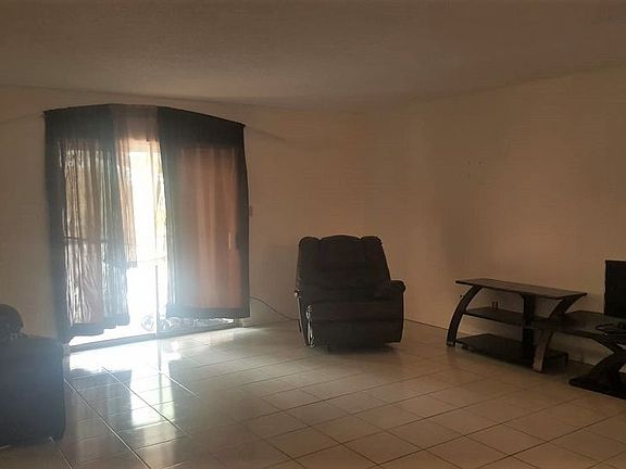 4th image of 2904 N 31st St