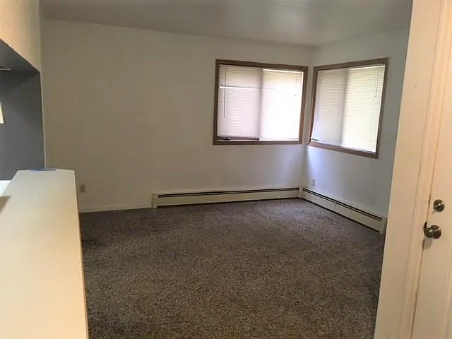 601 W Seldon Rd #C — Photo 2