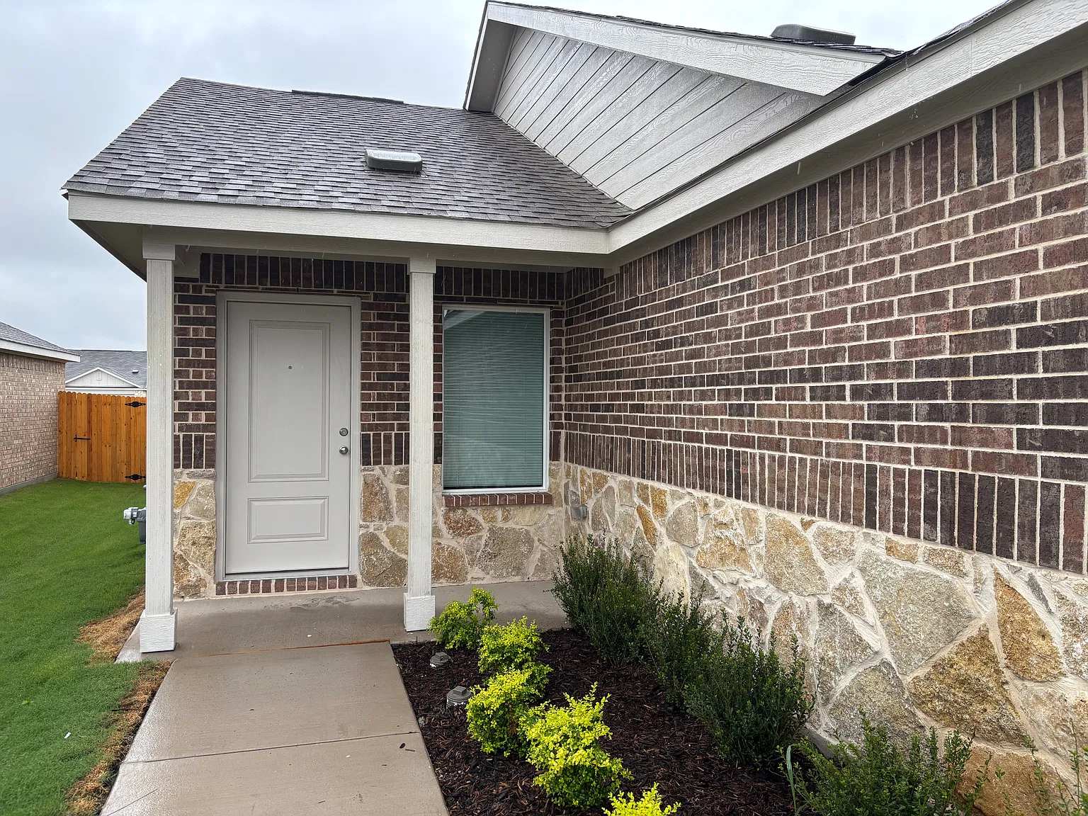 3 bed, 1451 sqft, $2,200 — Photo 3