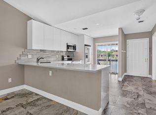 301 Club Cir APT 208, Boca Raton, FL 33487
