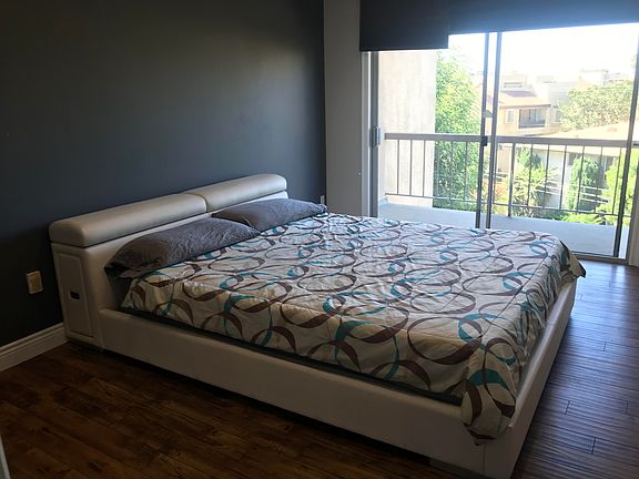 2nd image of 612 S Barrington Ave APT 414