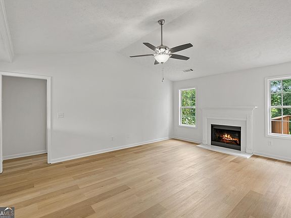 5th image of 1700 Bismarck Cir