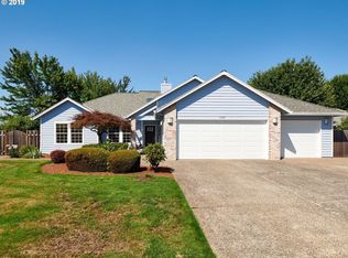 5329 NE Farmcrest St, Hillsboro, OR 97124