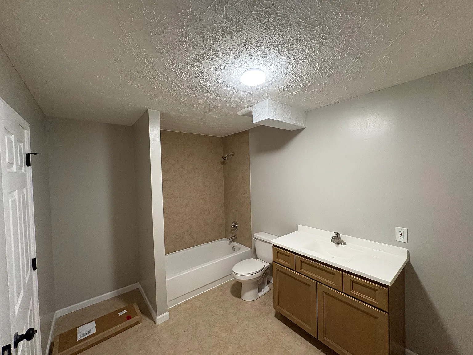 2 bed, 950 sqft, $1,350 — Photo 3