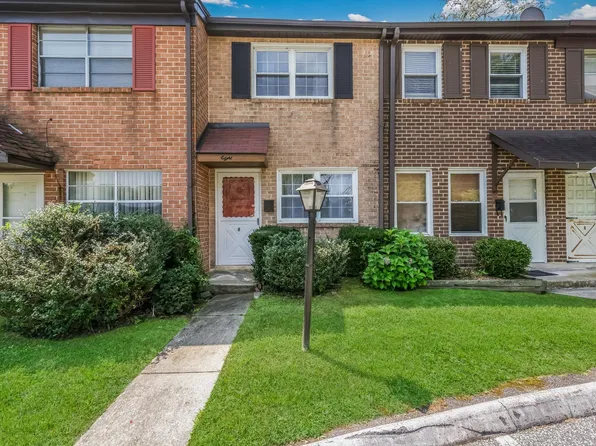 8 Park Vallei Ln, Brookhaven, PA 19015