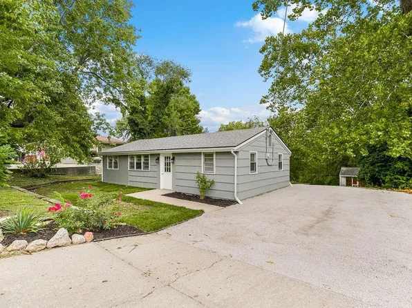 6509 River Rd, Liberty, MO 64068