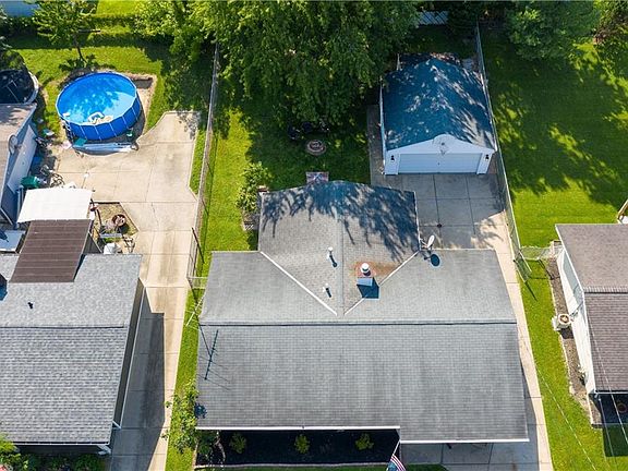 3rd image of 9206 Cranbrook Dr