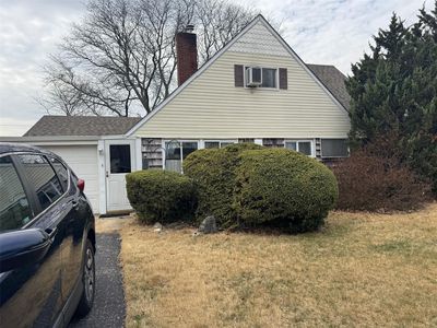38 Hark Lane, Westbury, NY, 11590