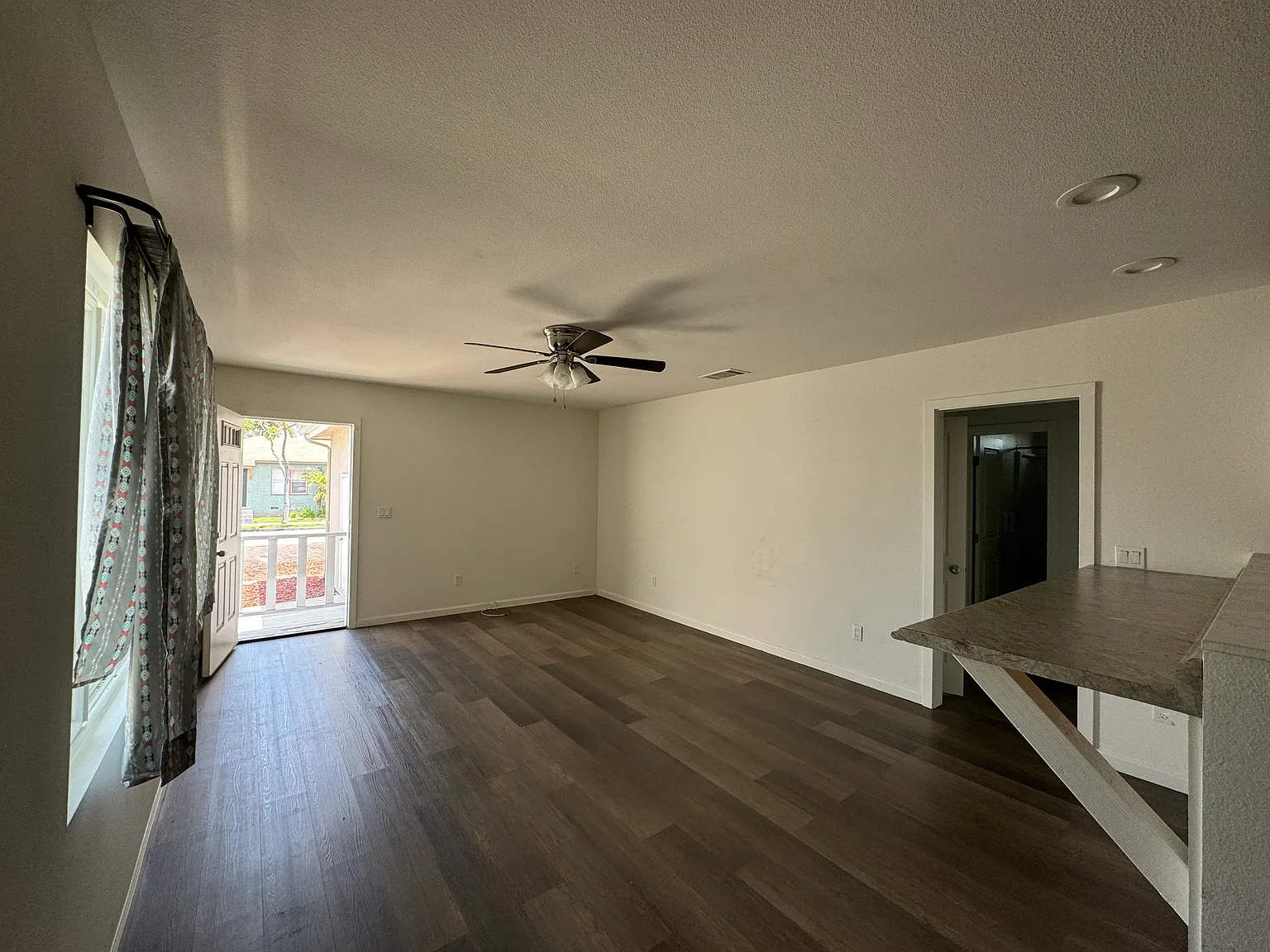 2 bed, 900 sqft, $2,500 — Photo 4