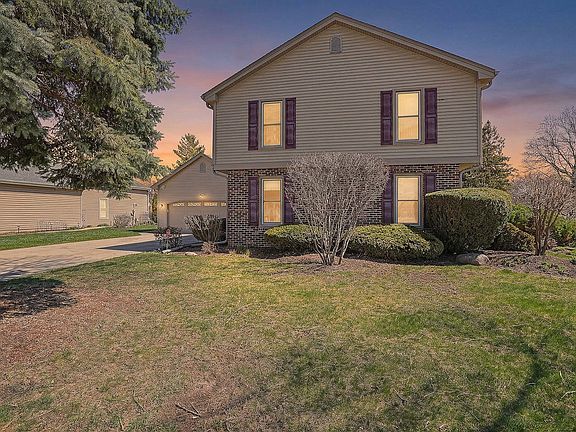 4th image of 229 Tudor Ln