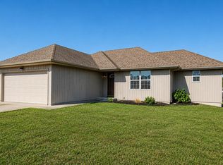 107 Cherry Ave, Clever, MO 65631
