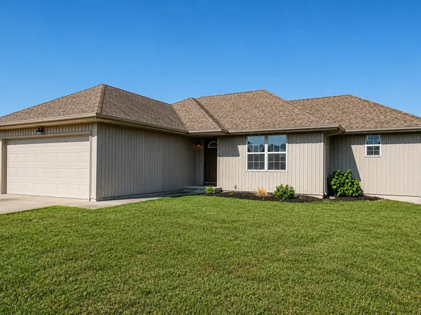 107 Cherry Avenue, Clever, MO 65631