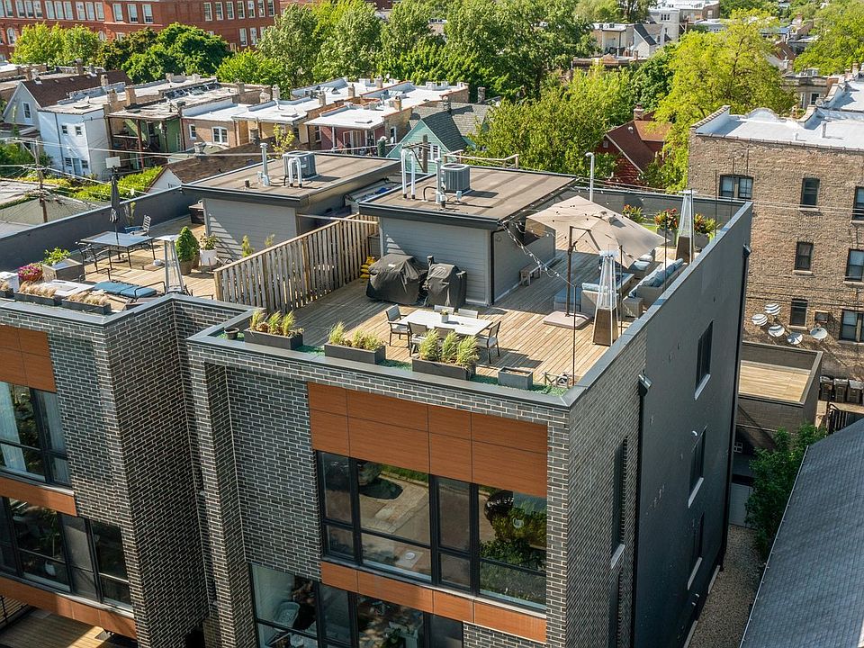 1st image of 3032 W Lyndale St #3E