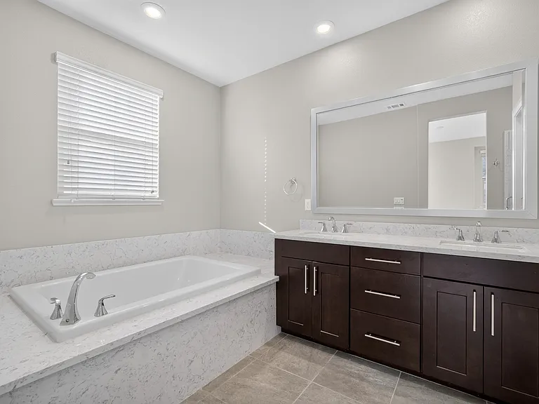 1606 Hidden Creek Ln — Photo 28
