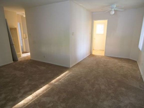 3rd image of 5957 Tujunga Ave