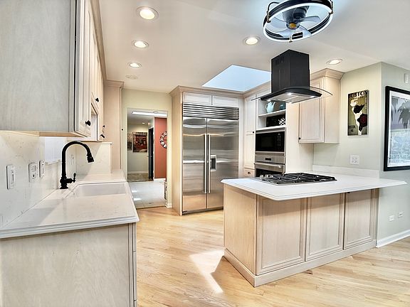 4th image of 249 Jervey Ln