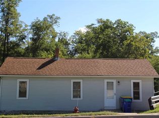 302 N Market St, Solon, IA
