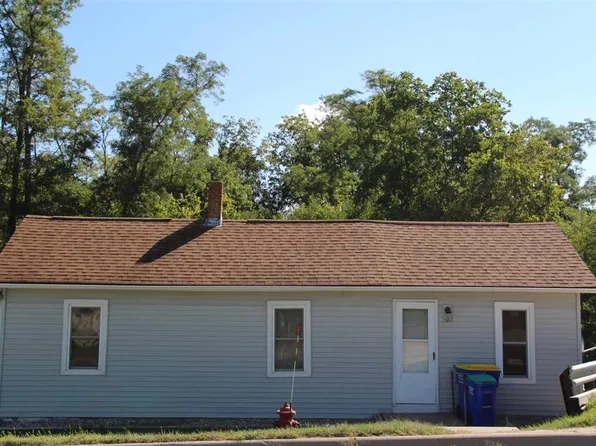 302 N Market St, Solon, IA 52333