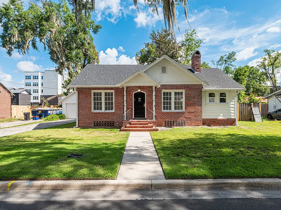 1220 NW 4th Ave