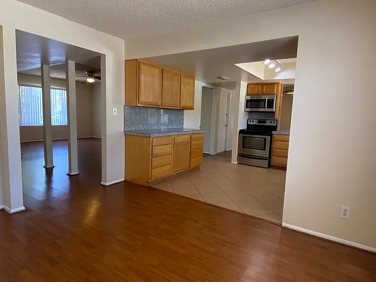 2131 E Palmcroft Dr — Photo 6