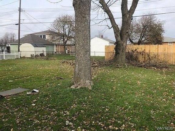 4th image of 44 Meadowlawn Rd