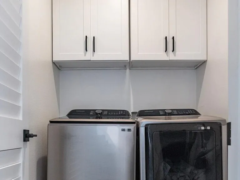 2113 Harriman Ln — Photo 24