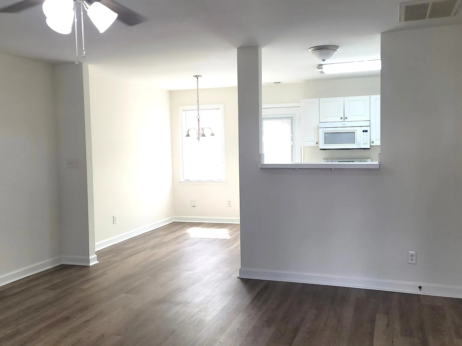 2 bed, 2.5 bath, 1120 sqft, $1,495 — Photo 2