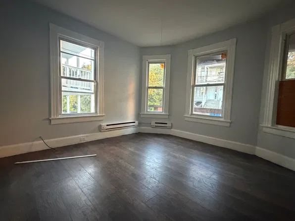 24 Laurel St #1A, Waterbury, CT 06702
